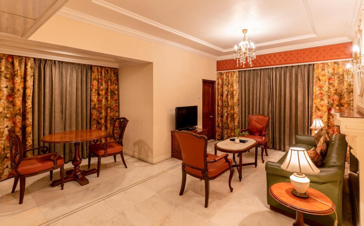 Hotel Hardeo Nagpur Esterno foto