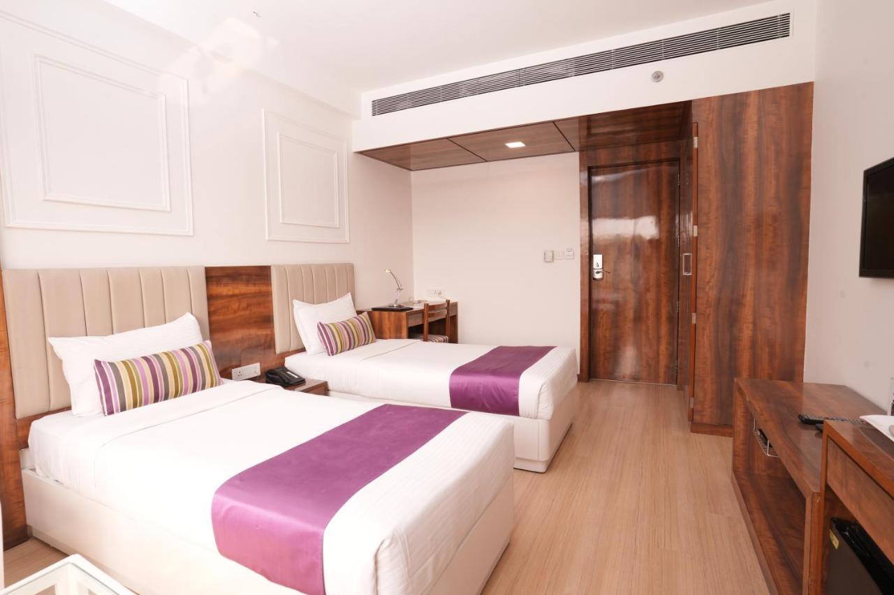 Hotel Hardeo Nagpur Esterno foto
