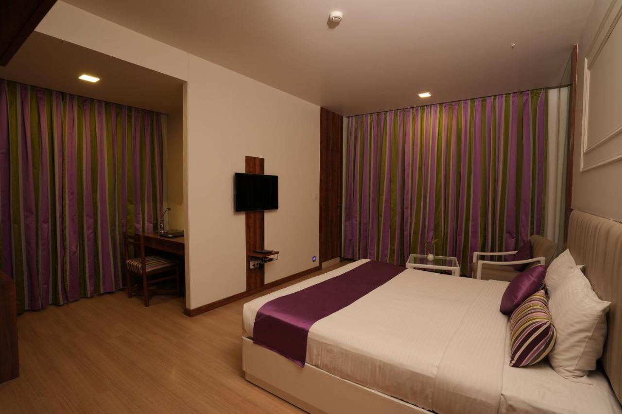 Hotel Hardeo Nagpur Esterno foto