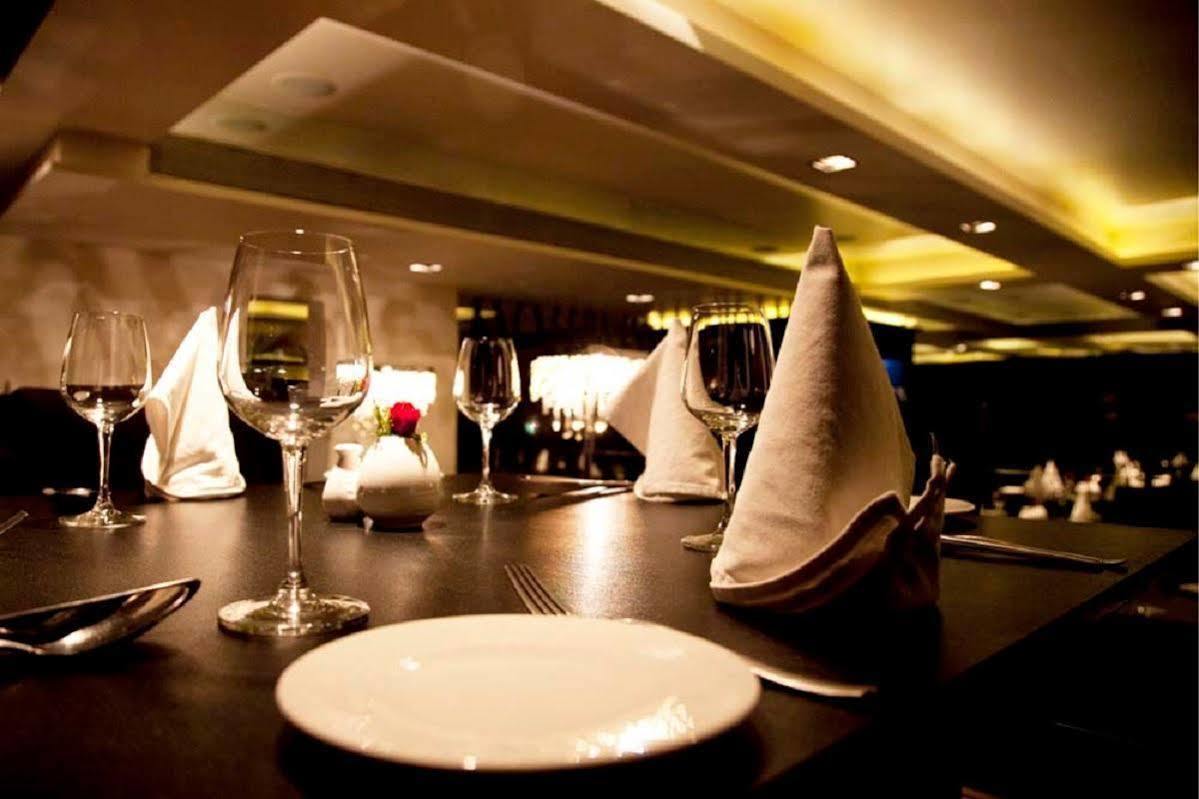 Hotel Hardeo Nagpur Esterno foto