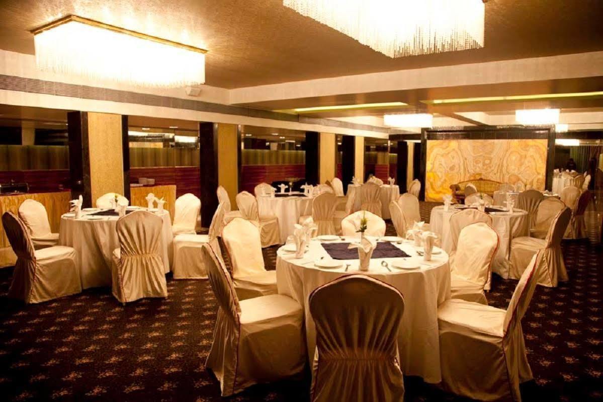 Hotel Hardeo Nagpur Esterno foto
